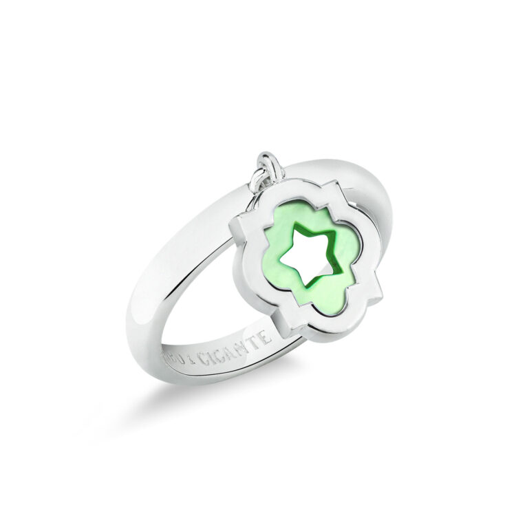 Anello con ciondolo pendente scudo simbolo stella Verde